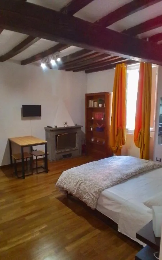 Apartment Domus Rome Incantevole Apt Vicino Colosseo Foro Romano Italy