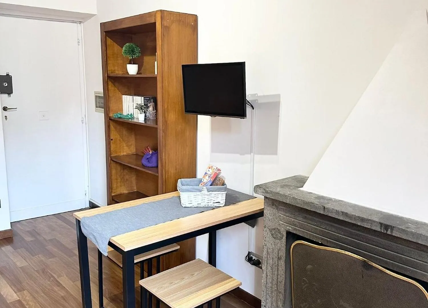 Apartment Domus Rome Incantevole Apt Vicino Colosseo Foro Romano Italy